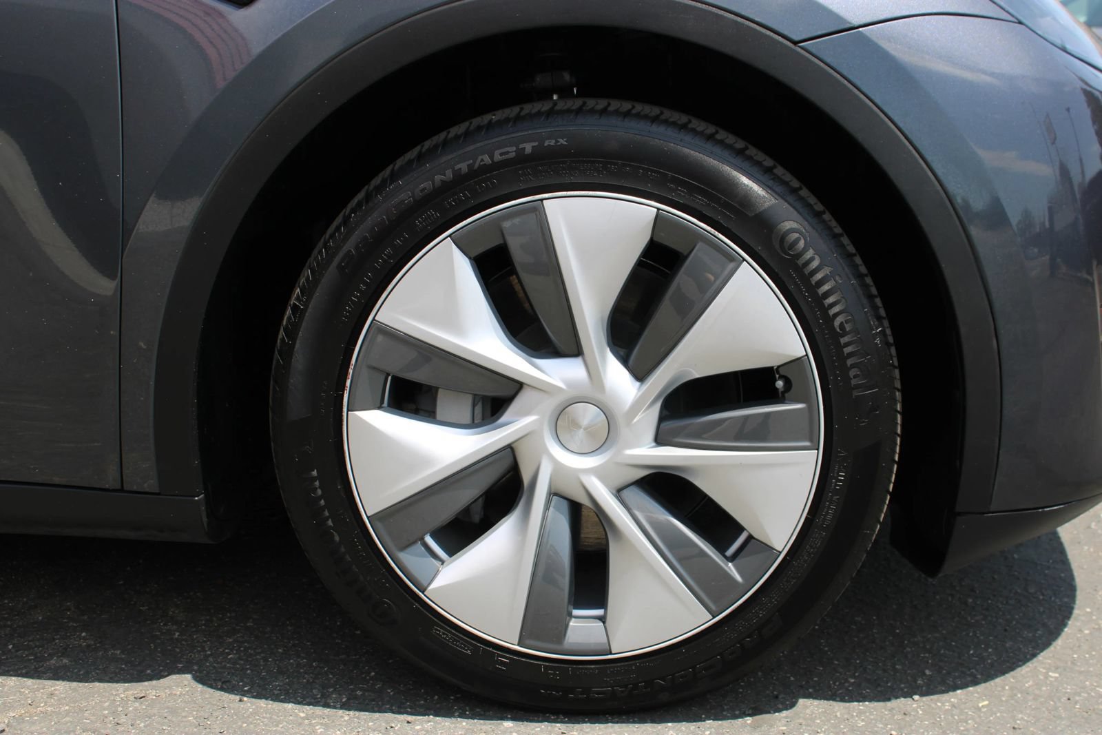 Used 2023 Tesla Model Y Long Range AWD/4WD image 39
