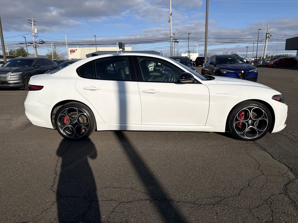Used 2022 Alfa Romeo Giulia Veloce image 6