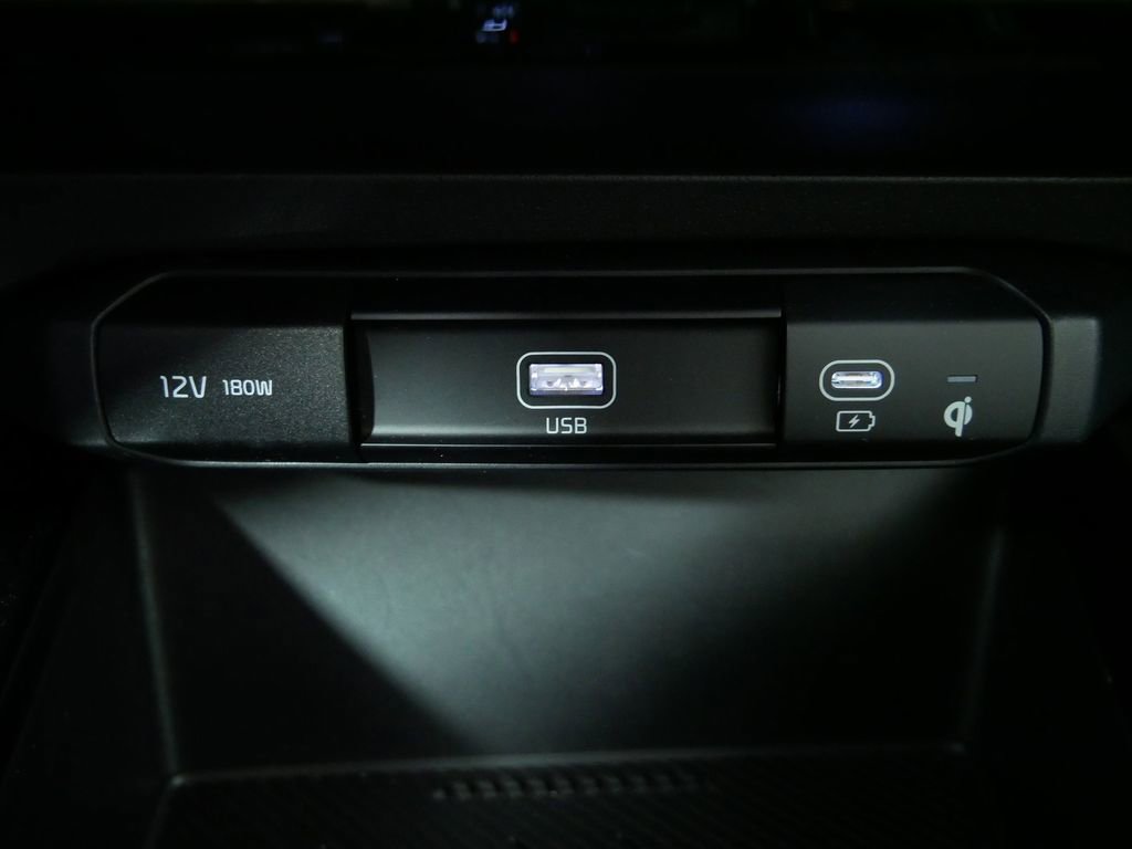 Certified 2023 Kia Niro EX Touring FWD image 33