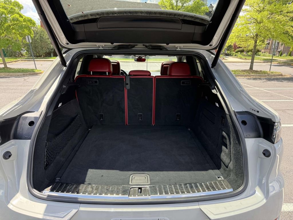 Used 2021 Porsche Cayenne GTS AWD/4WD image 27