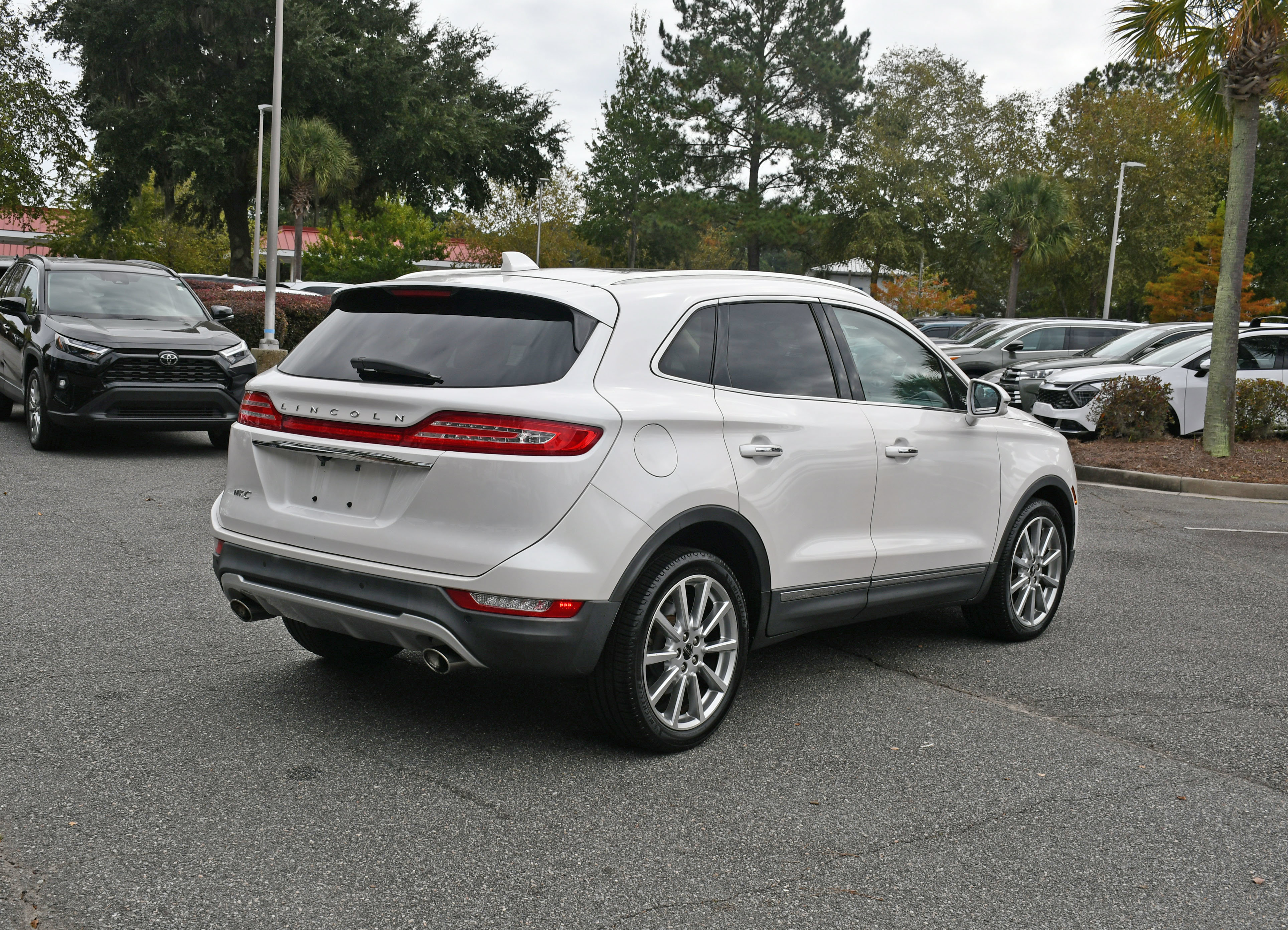Used 2019 Lincoln MKC Reserve w/ MKC Technology Package FWD image 4