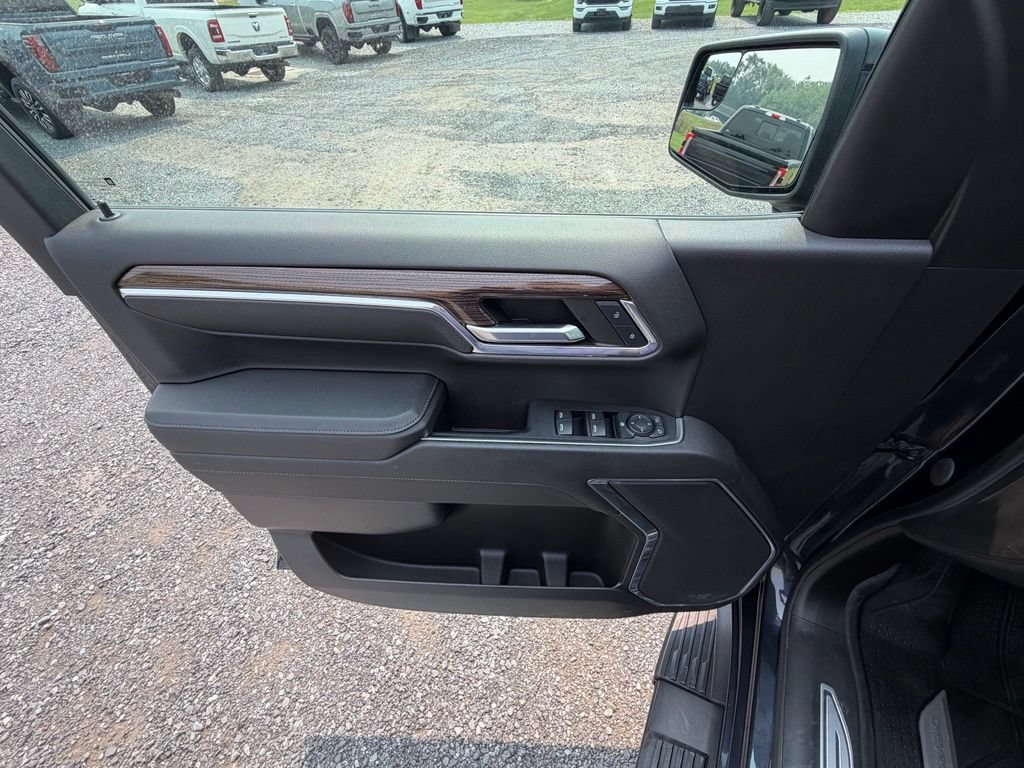 Used 2023 Chevrolet Silverado 1500 RST w/ LPO, Dark Essentials Package AWD/4WD image 5
