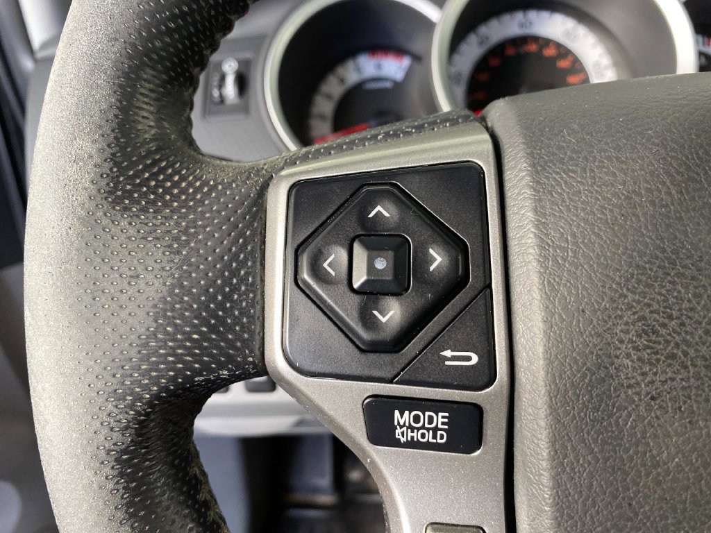 Used 2015 Toyota Tacoma 4x4 Access Cab w/ Convenience Package image 16