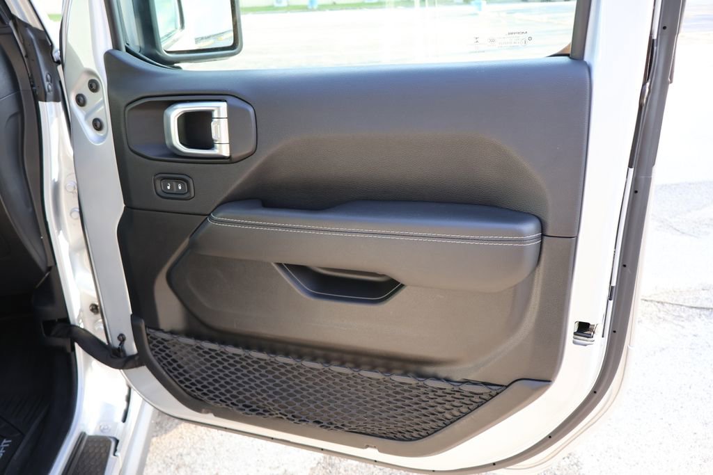 Used 2022 Jeep Wrangler Unlimited Rubicon 4xe w/ Cold Weather Group image 10