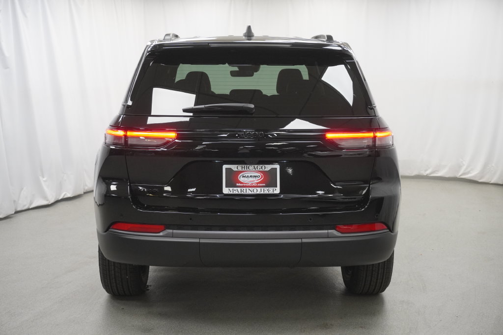 New 2026 Jeep Grand Cherokee Altitude AWD/4WD image 10