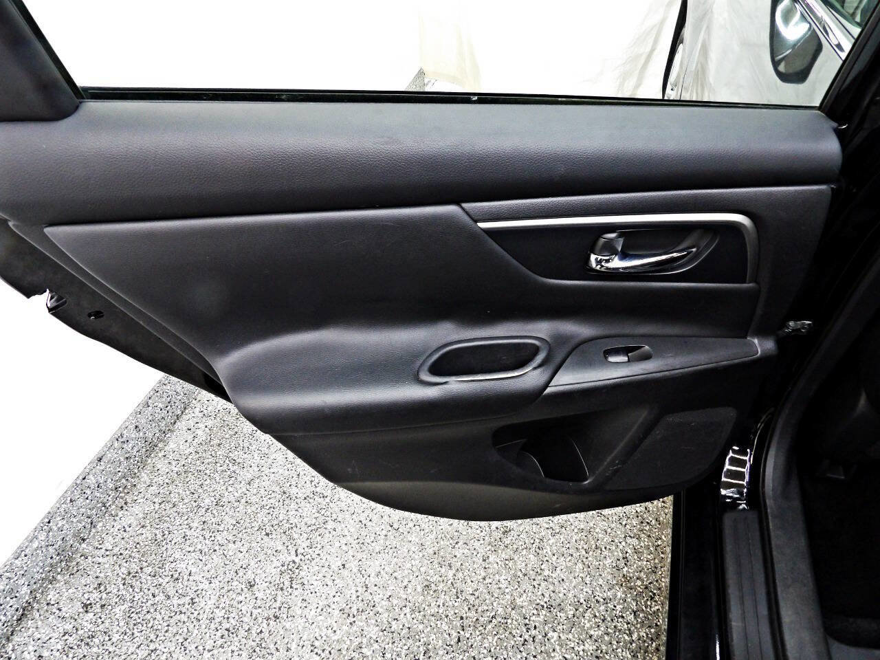 Used 2015 Nissan Altima 2.5 S w/ Power Driver Seat Package image 9