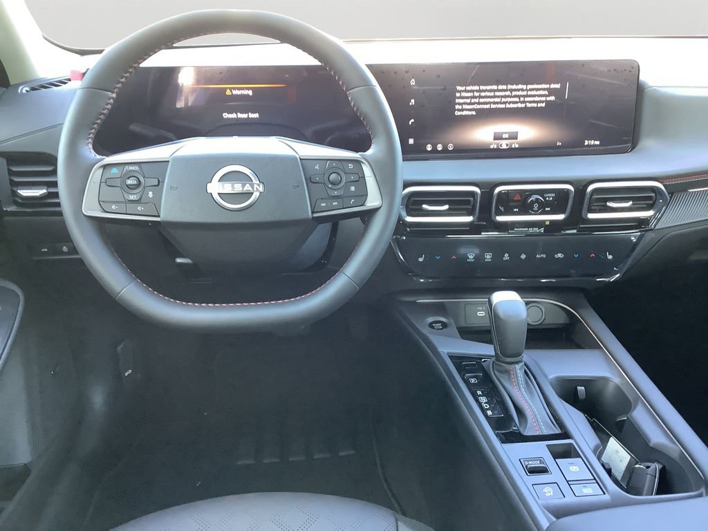New 2026 Nissan Sentra SR w/ SR Premium Package FWD image 17