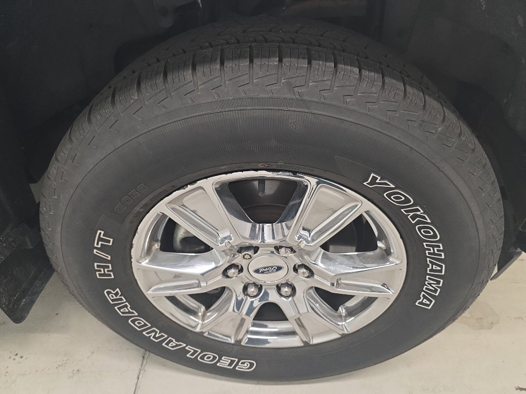 Used 2017 Ford F150 XLT w/ Equipment Group 302A Luxury image 4