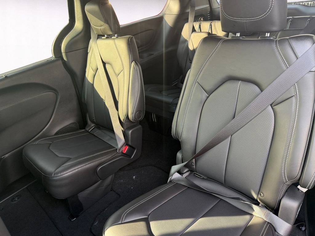 New 2026 Chrysler Voyager LX image 13