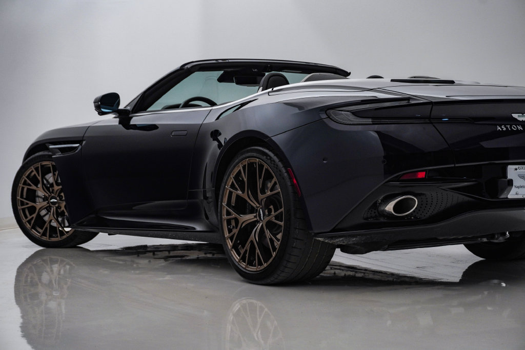 Used 2024 Aston Martin DB12 Convertible RWD image 11
