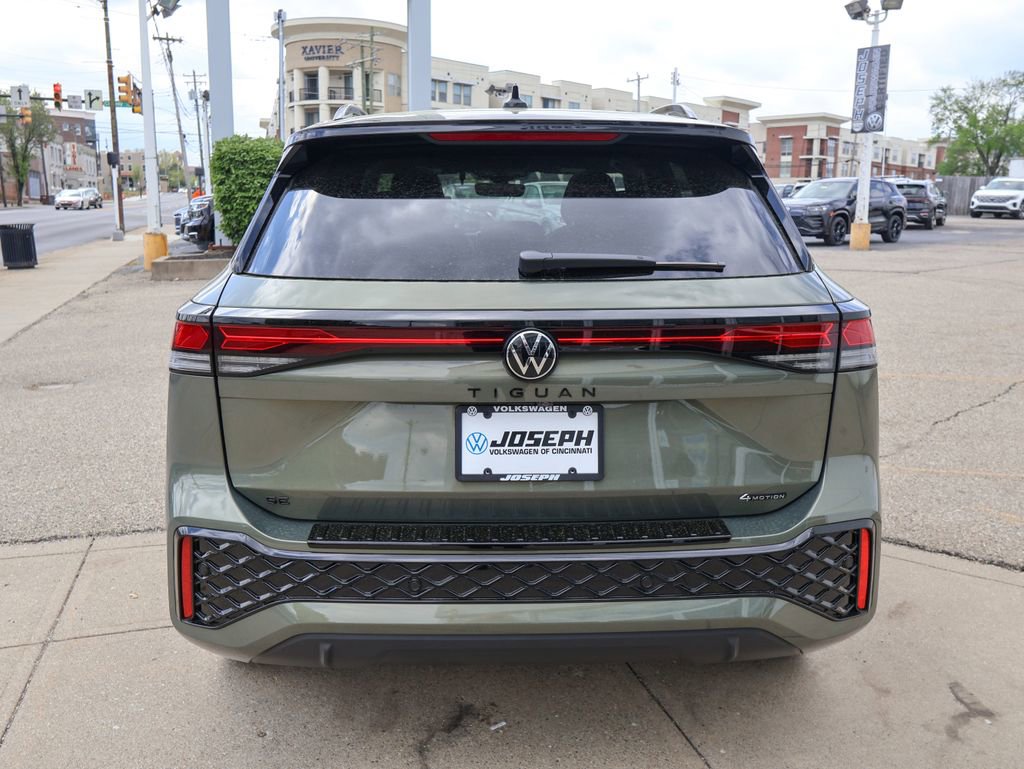 New 2026 Volkswagen Tiguan SE R-Line AWD/4WD image 4