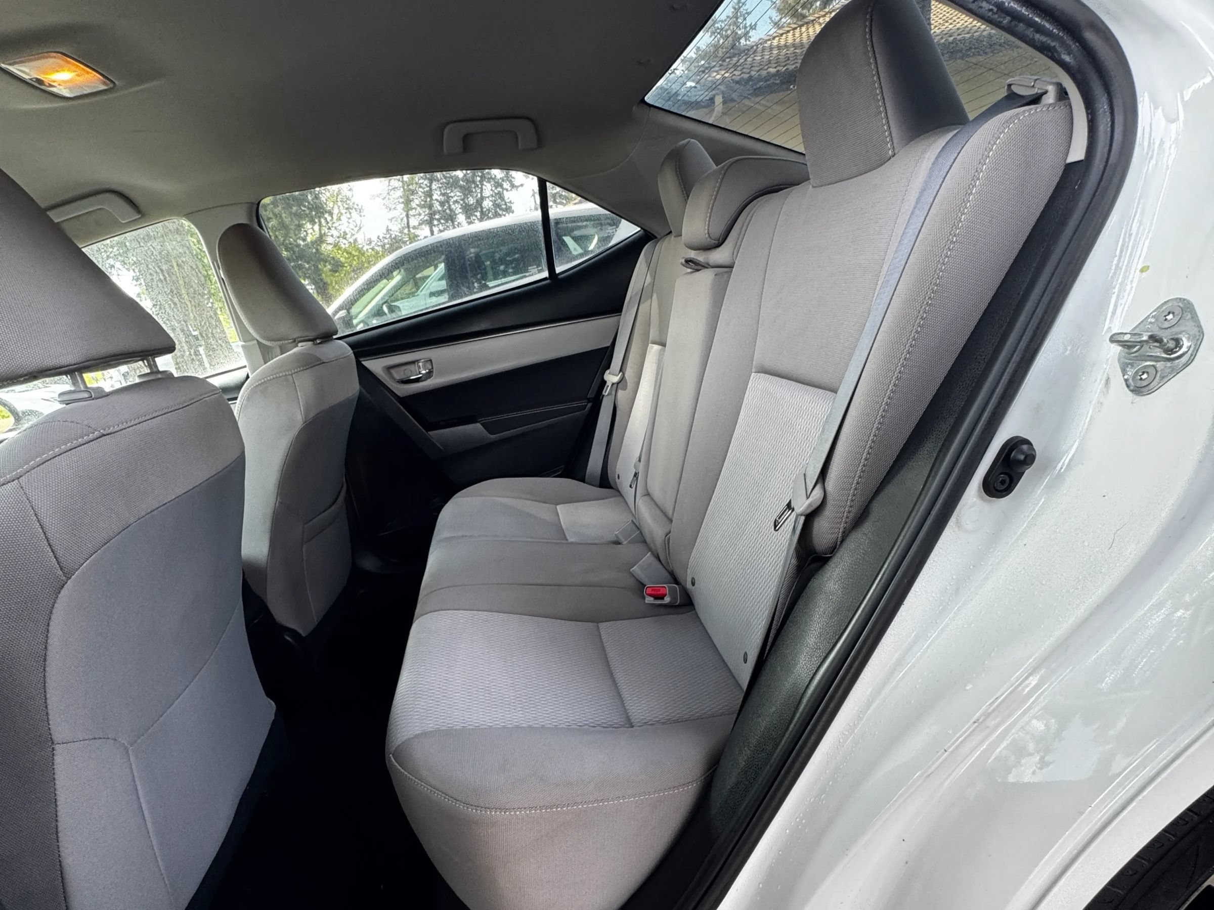 Used 2016 Toyota Corolla LE FWD image 13