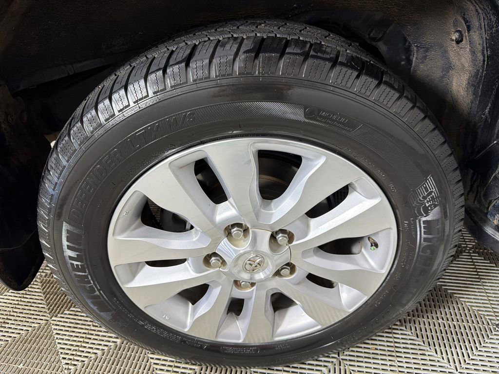 Used 2017 Toyota Sequoia Platinum image 19