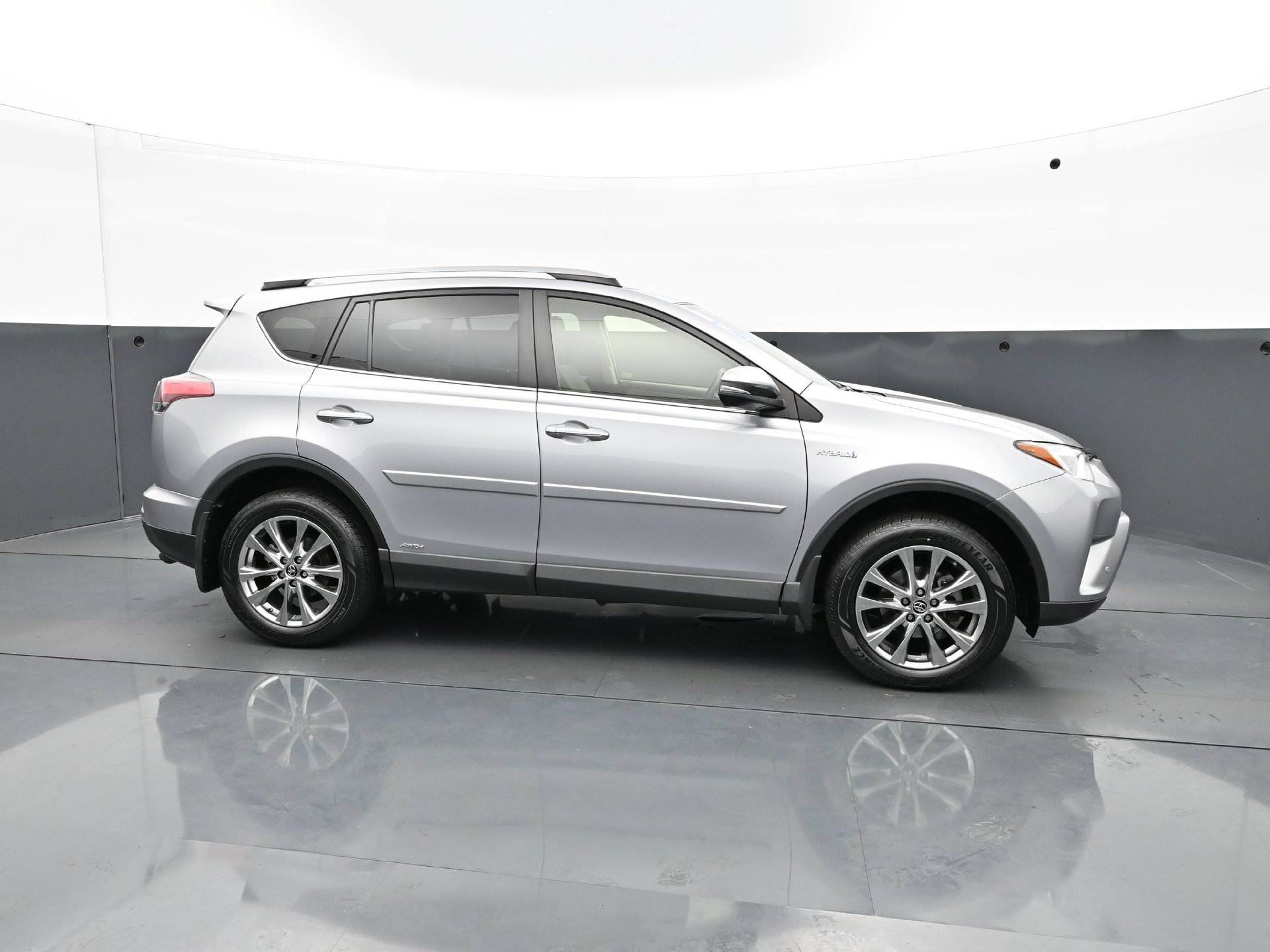 Used 2017 Toyota RAV4 Limited w/ Protection Package AWD/4WD image 8