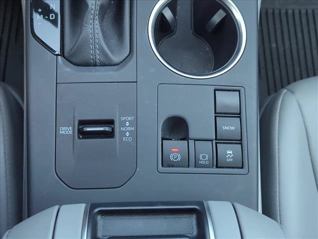Certified 2025 Toyota Highlander XLE FWD image 19