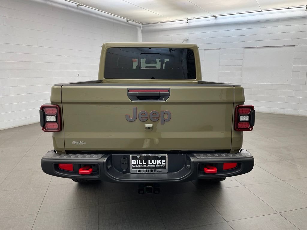 New 2026 Jeep Gladiator Rubicon w/ Steel Power Dome Hood Package AWD/4WD image 4