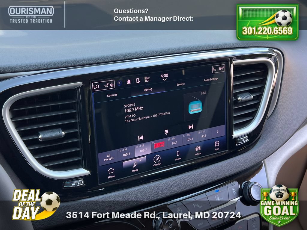 Used 2024 Chrysler Pacifica Touring-L FWD image 11