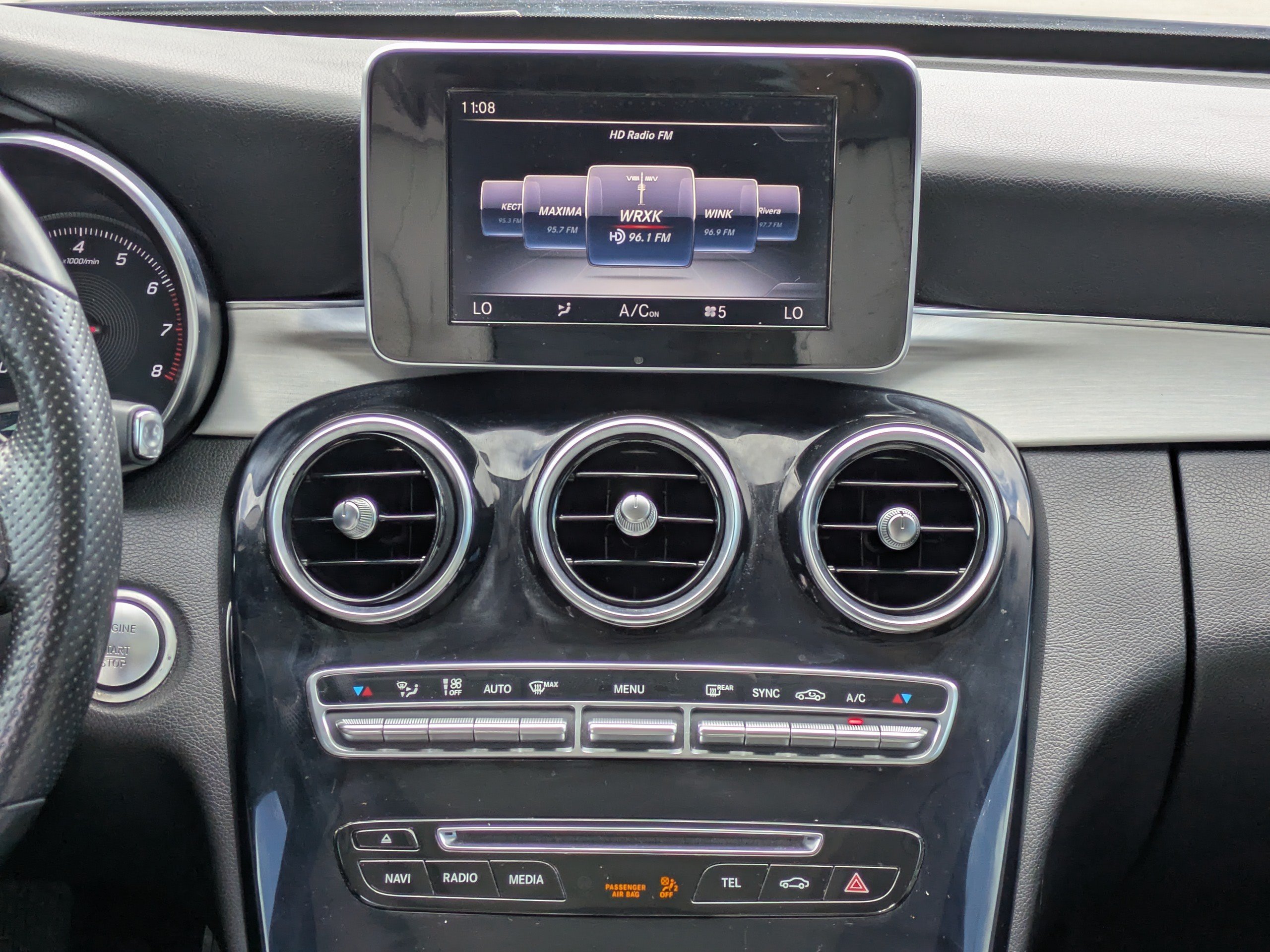 Used 2015 Mercedes-Benz C 300 4MATIC Sedan image 18