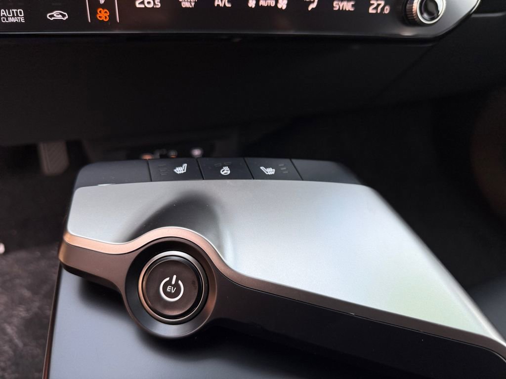 New 2025 Kia EV6 Light image 18