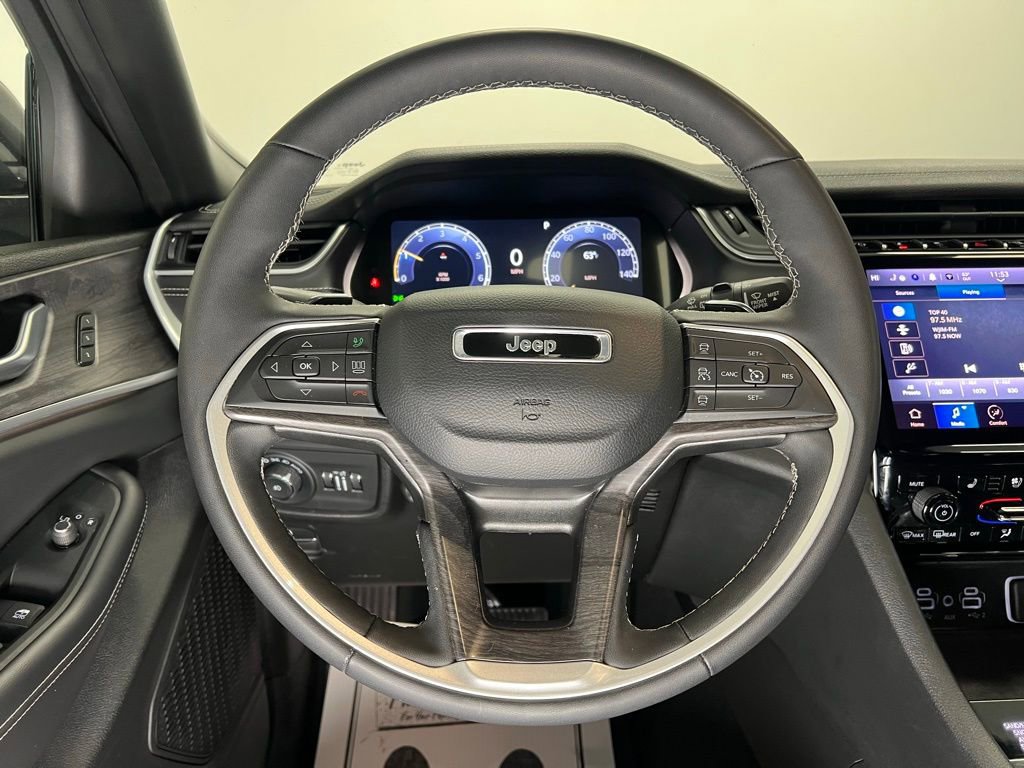 Used 2024 Jeep Grand Cherokee L Limited w/ Luxury Tech Group II AWD/4WD image 15