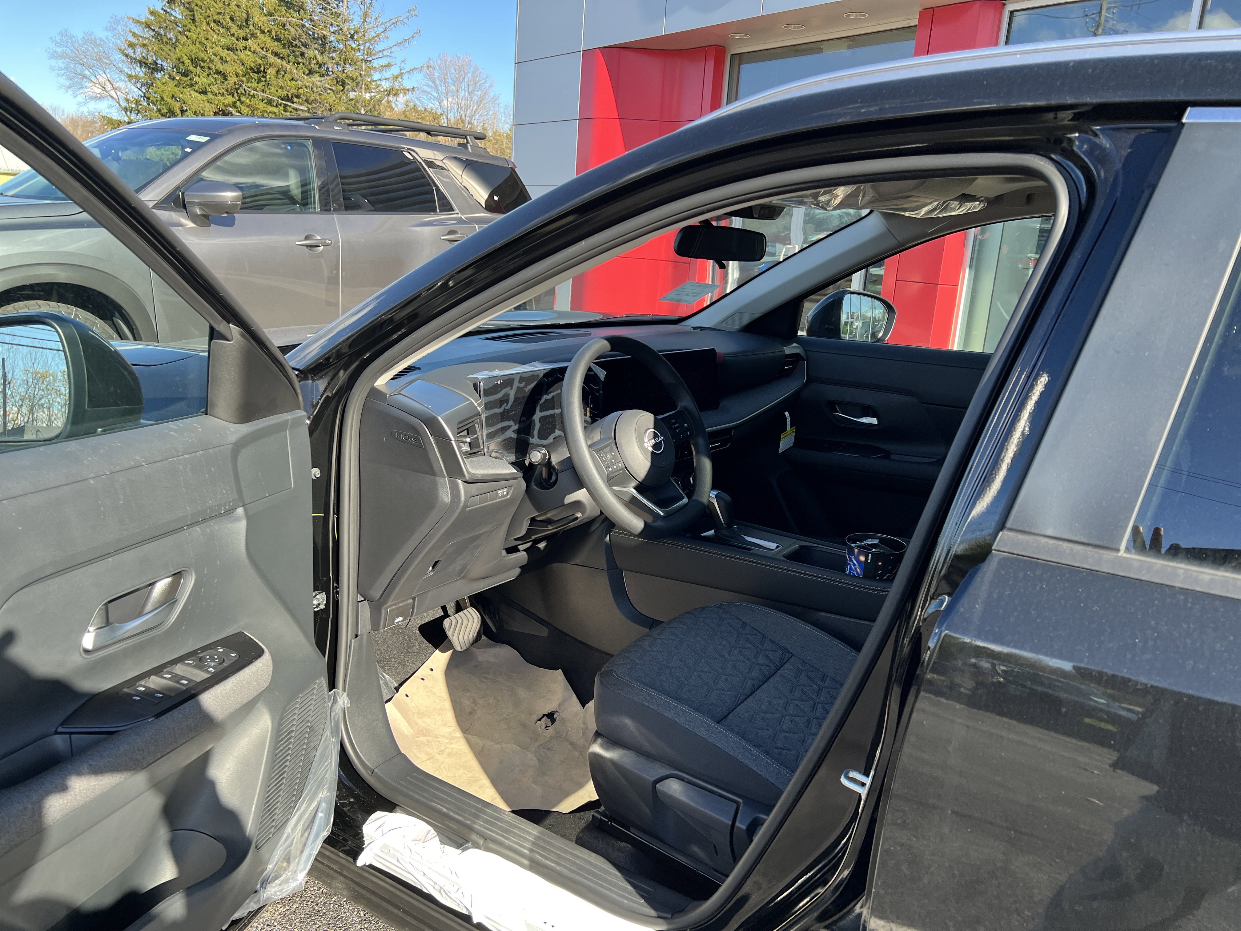 New 2025 Nissan Kicks SV image 3