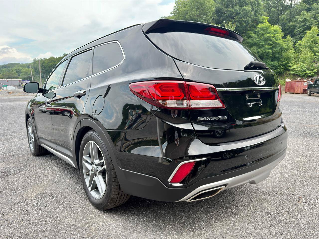Used 2017 Hyundai Santa Fe Limited FWD image 5