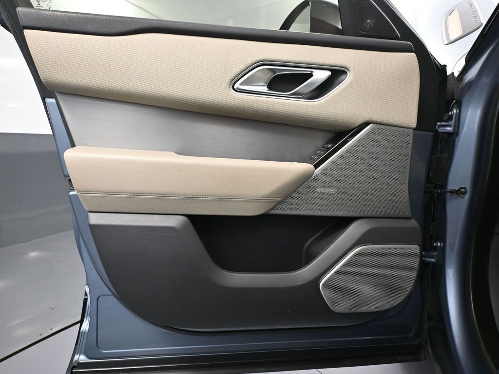 Used 2020 Land Rover Range Rover Velar R-Dynamic S image 20