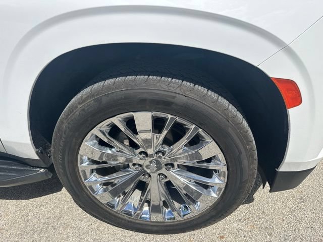 Used 2021 Chevrolet Suburban Premier w/ Premium Package AWD/4WD image 12