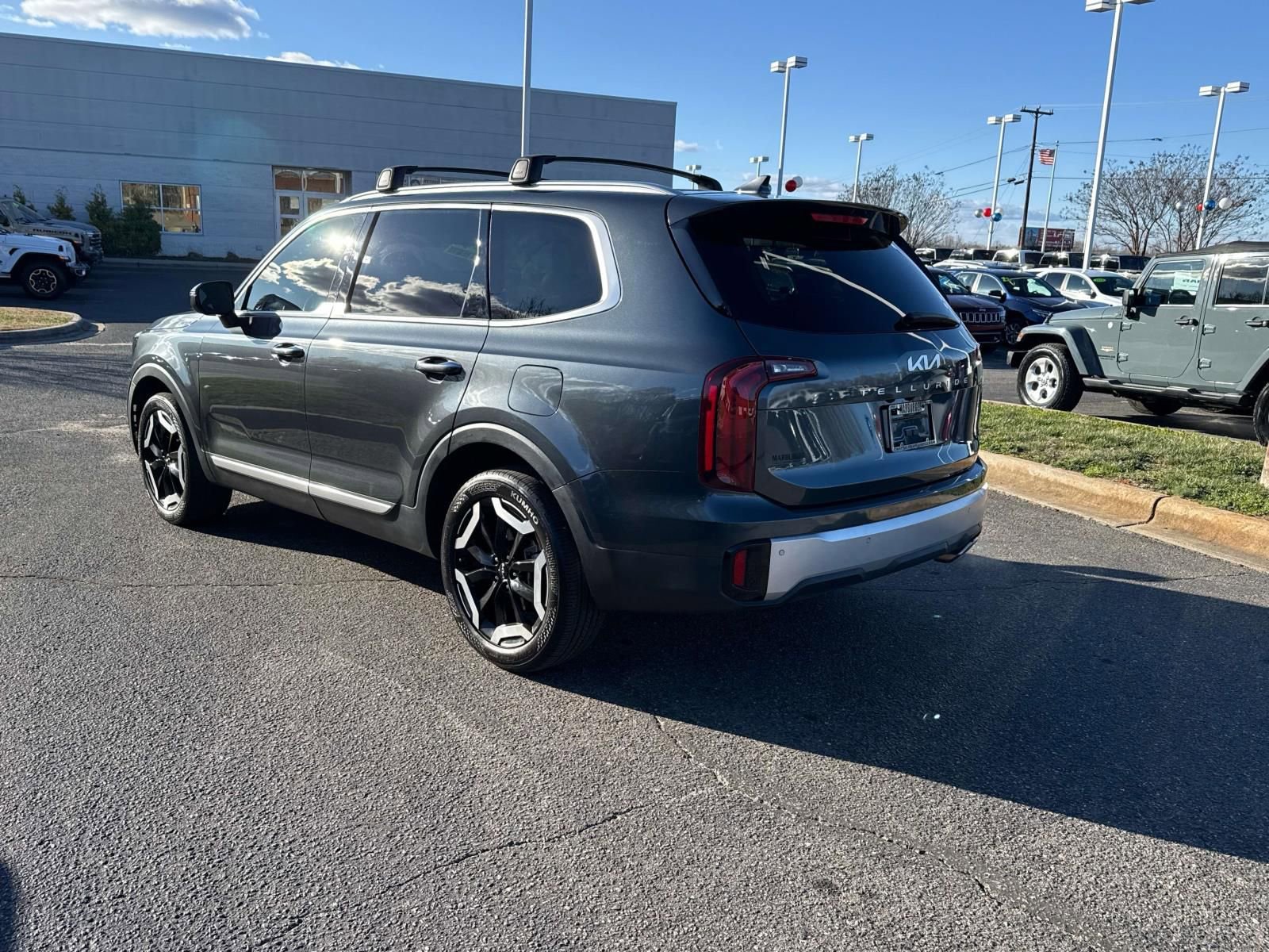 Used 2024 Kia Telluride S image 6
