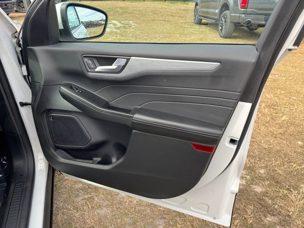 Certified 2024 Ford Escape Platinum w/ Premium Technology Package image 21