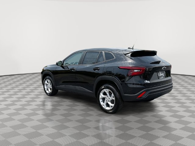 New 2026 Chevrolet Trax LS w/ LS Convenience Package FWD image 7