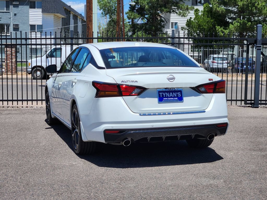 Used 2023 Nissan Altima 2.5 SR w/ SR Premium Package FWD image 5