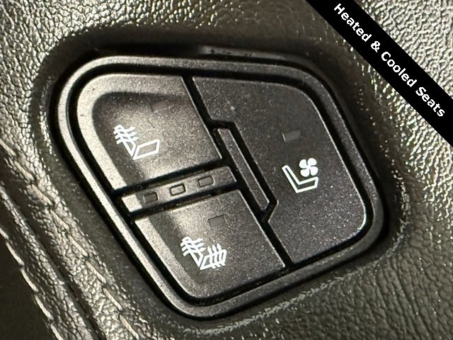 Used 2019 GMC Yukon Denali w/ Denali Ultimate Package image 25