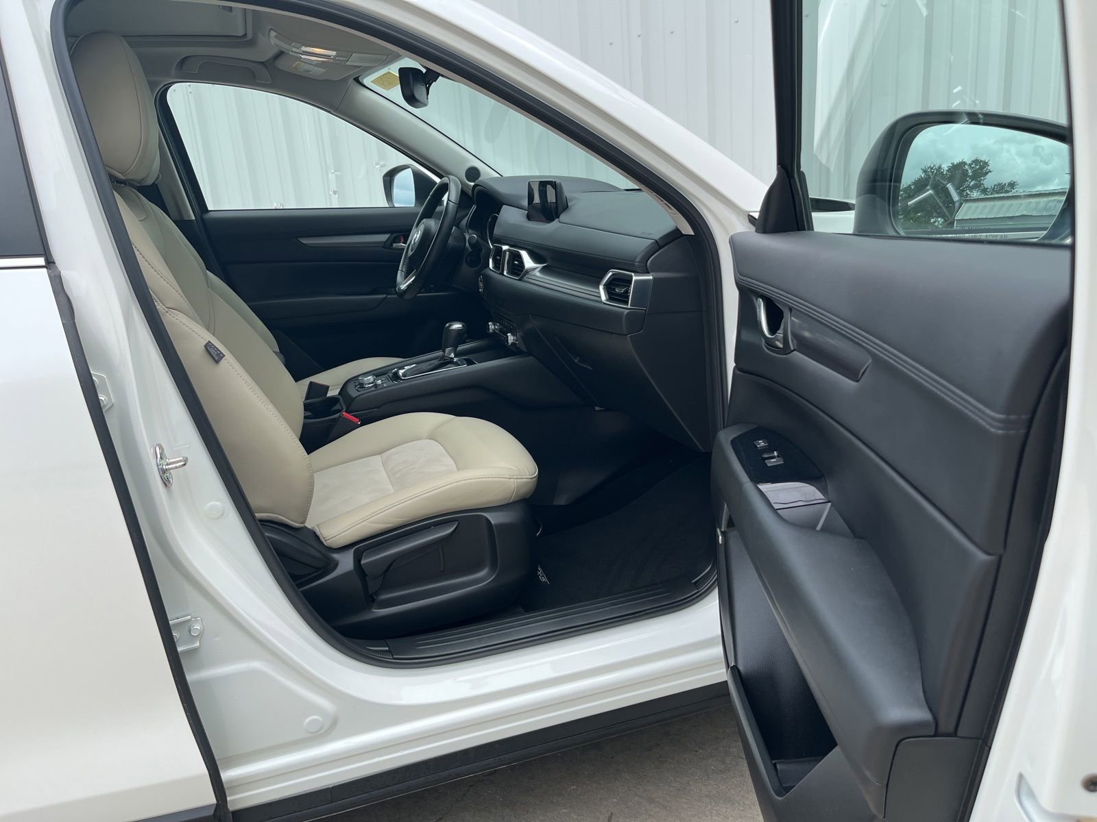 Used 2019 MAZDA CX-5 Touring FWD image 16