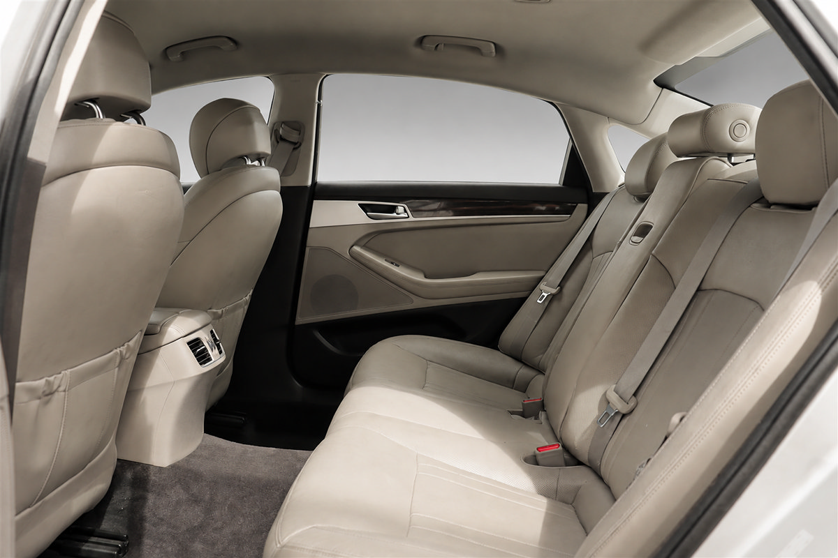 Used 2018 Genesis G80 3.8 RWD image 17