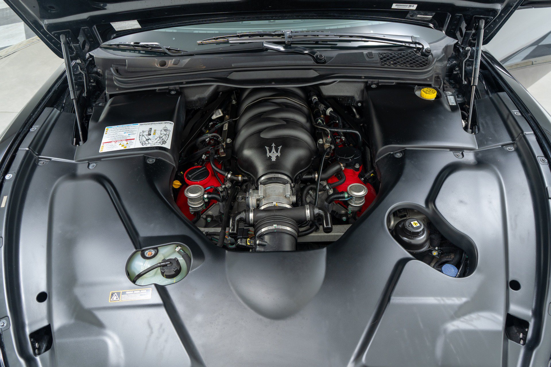 Used 2014 Maserati GranTurismo Convertible RWD image 12