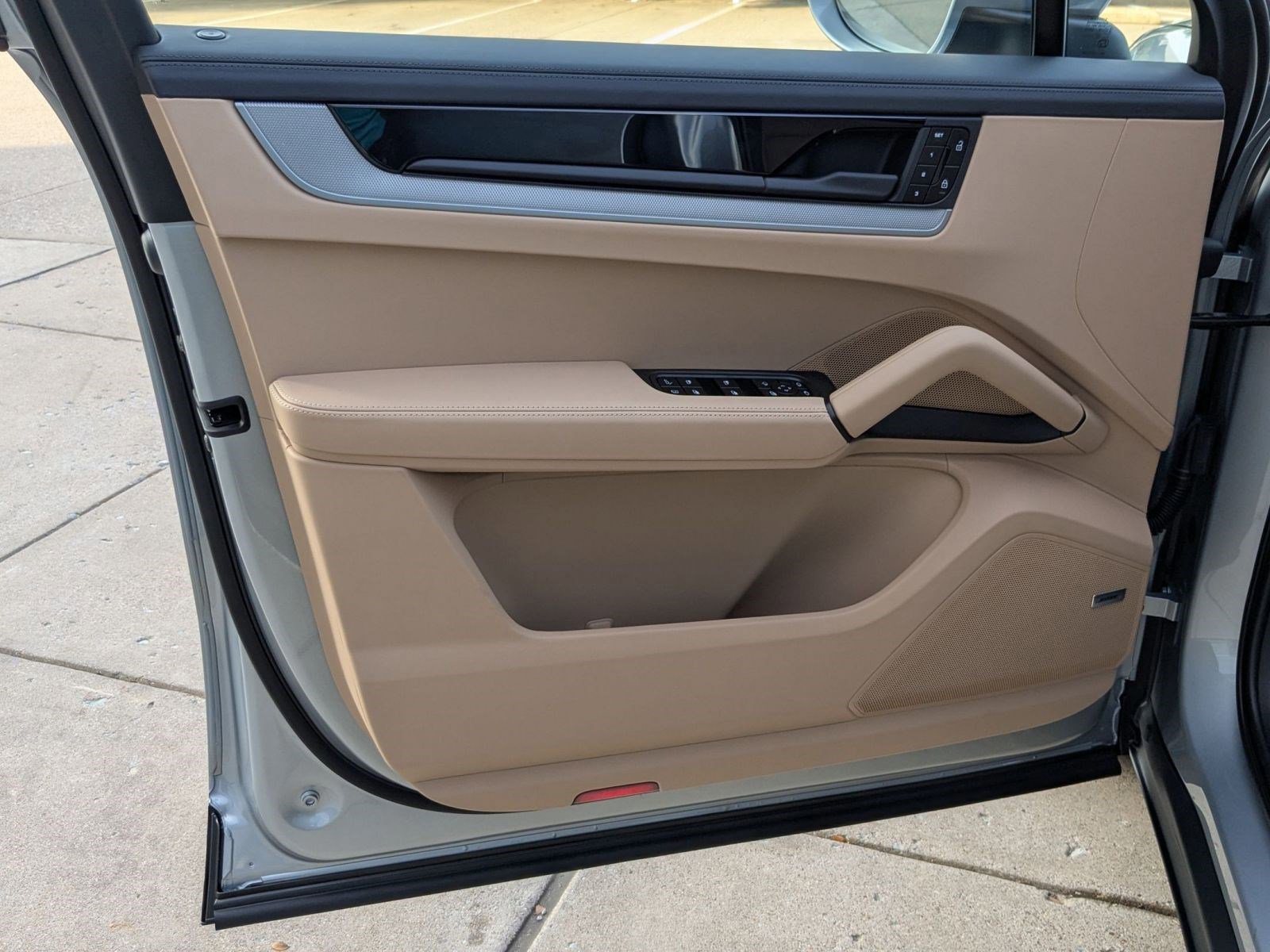 New 2026 Porsche Cayenne E-Hybrid image 13