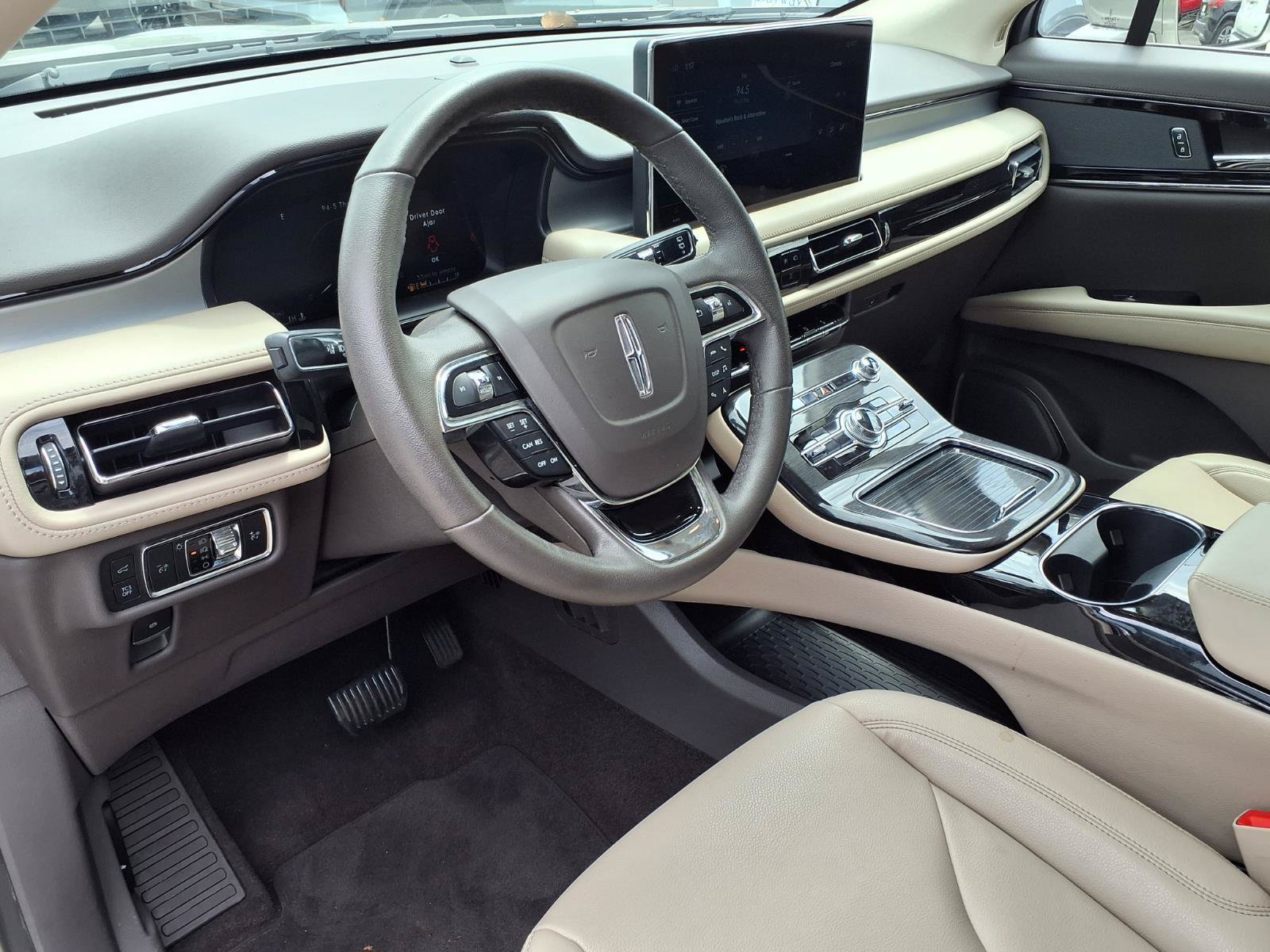 Used 2023 Lincoln Nautilus AWD image 15