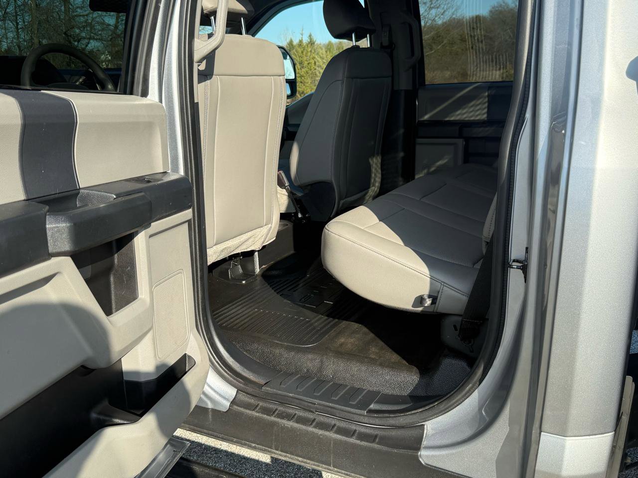 Used 2022 Ford F350 XL w/ Power Equipment Group image 19