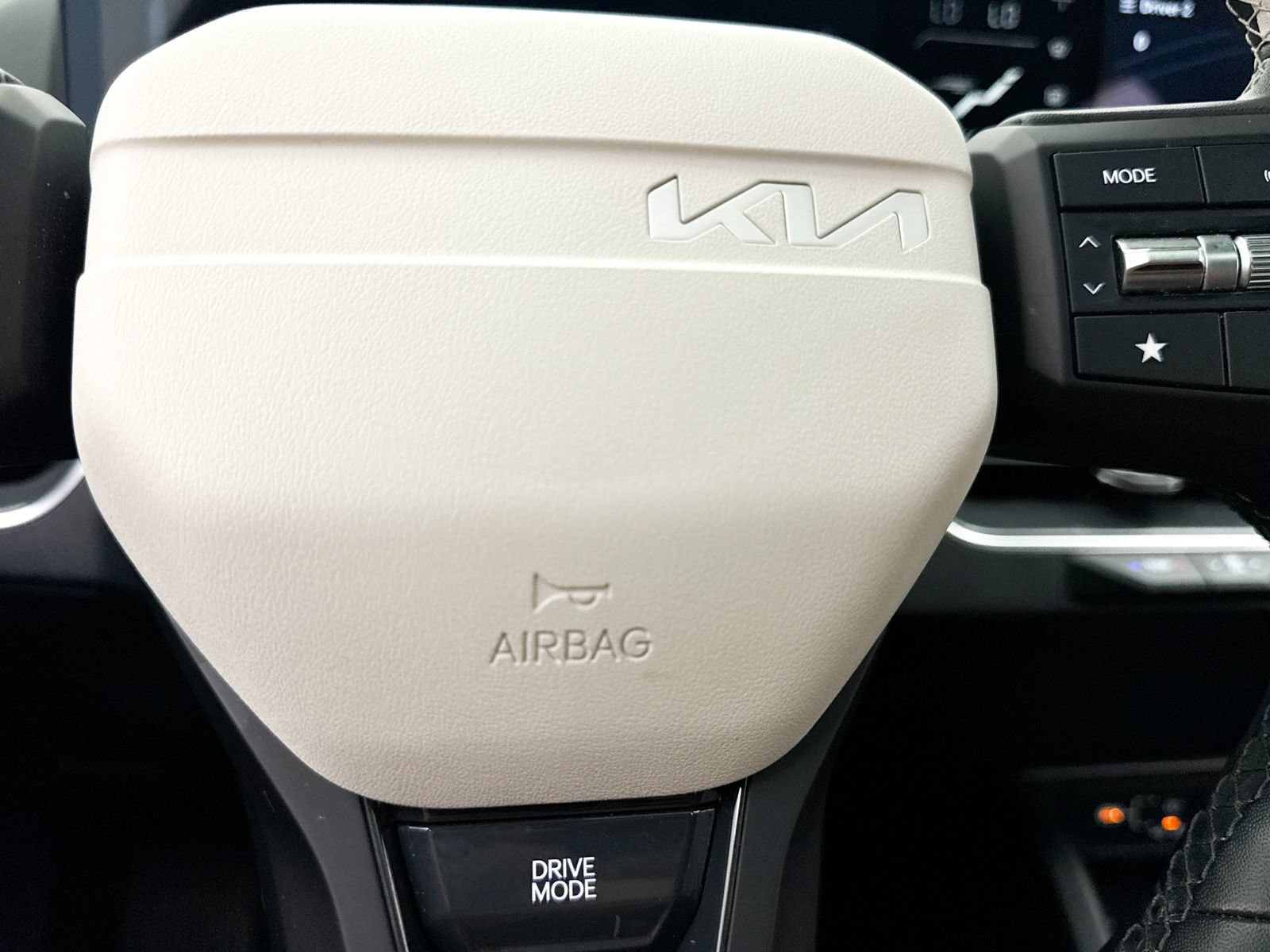 Certified 2025 Kia K4 EX w/ GT-Line Sunroof Package FWD image 11