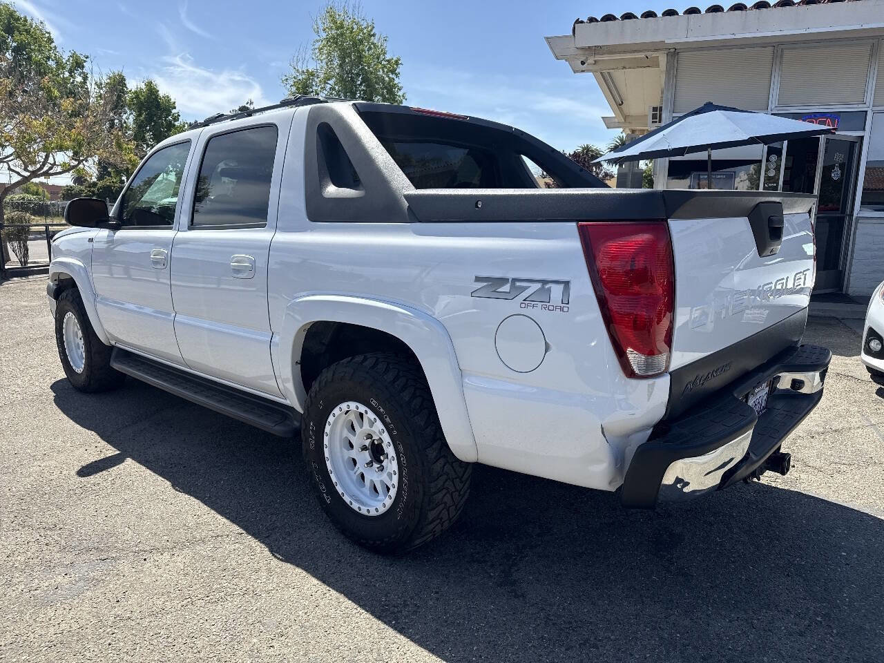 Used 2006 Chevrolet Avalanche Z71 w/ Sun And Sound Package image 7