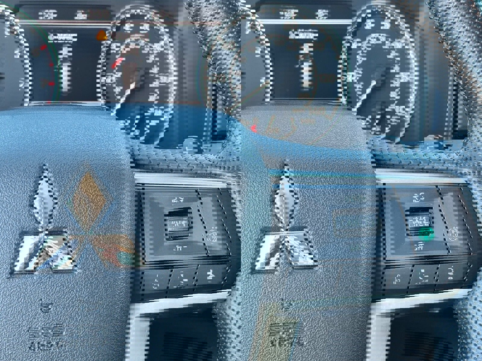 Used 2024 Mitsubishi Outlander SE image 22