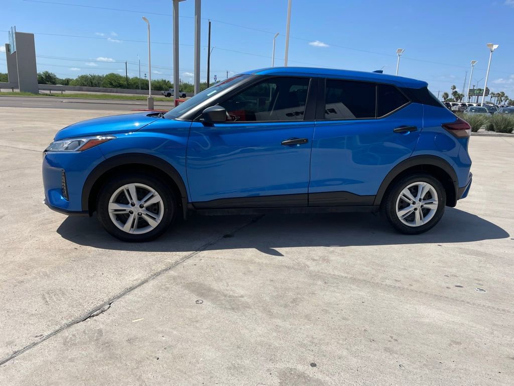 Used 2025 Nissan Kicks Play S FWD image 4