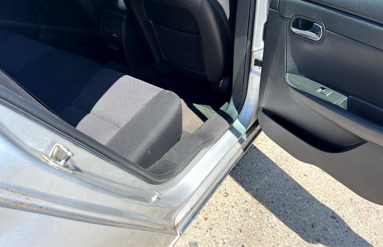 Used 2011 Chevrolet Malibu LT w/ Power Convenience Package image 14