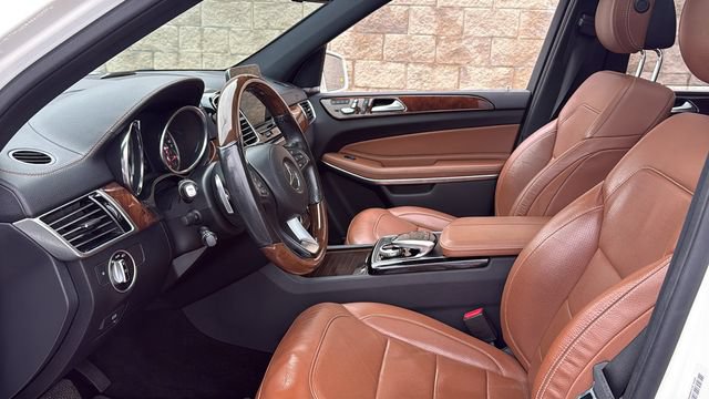 Used 2017 Mercedes-Benz GLS 550 4MATIC image 29