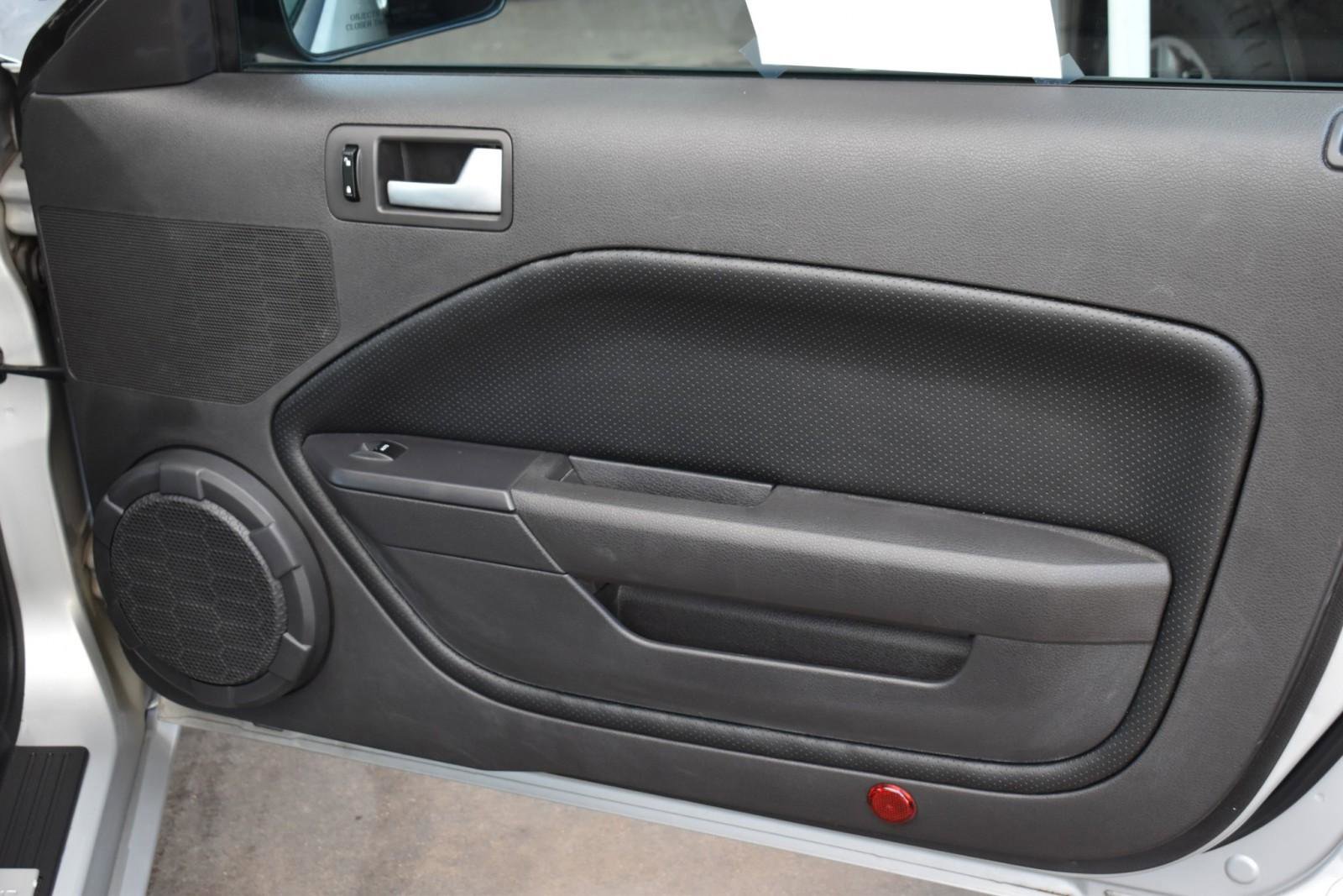 Used 2006 Ford Mustang GT Premium image 27