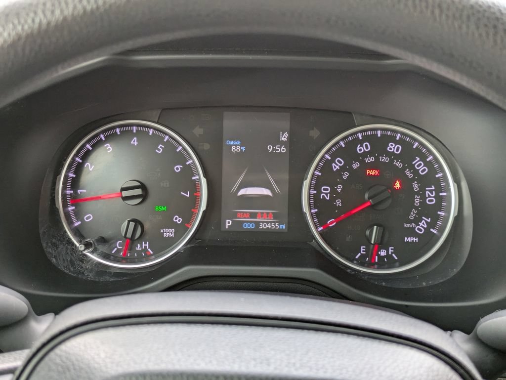 Used 2022 Toyota RAV4 XLE w/ Convenience Package FWD image 28