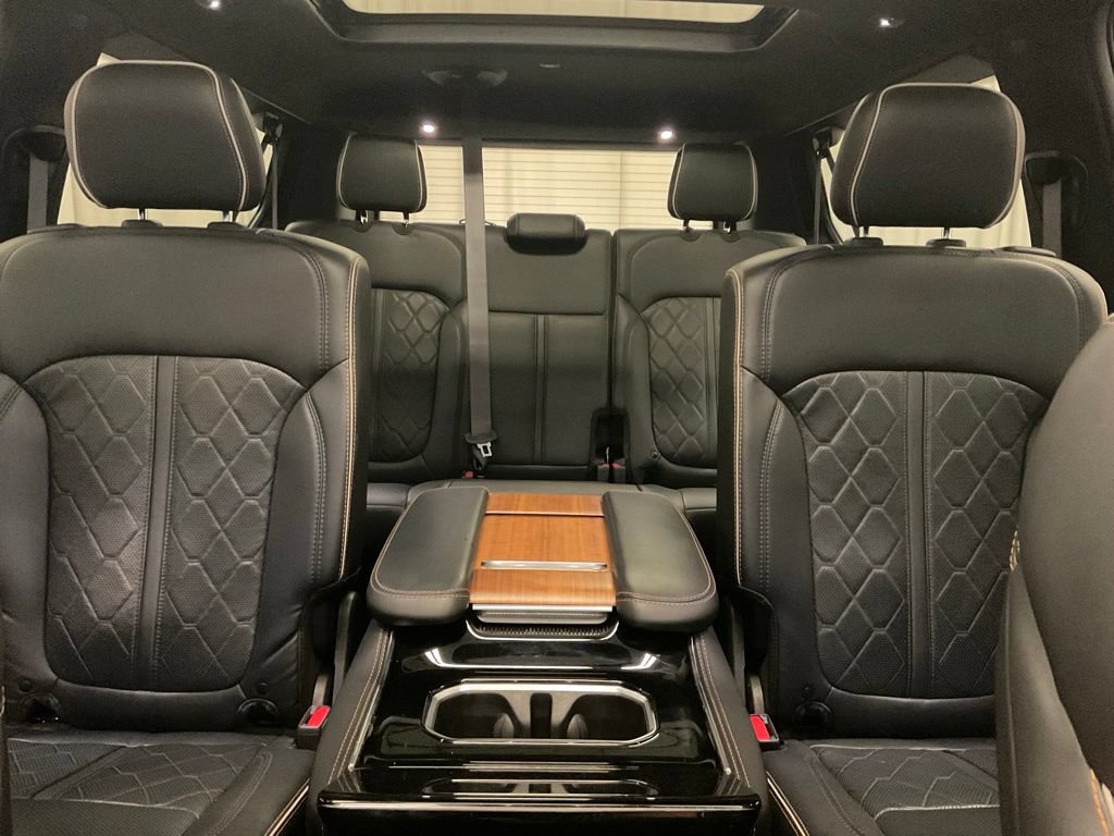 Used 2024 Jeep Grand Wagoneer L Series III AWD/4WD image 16