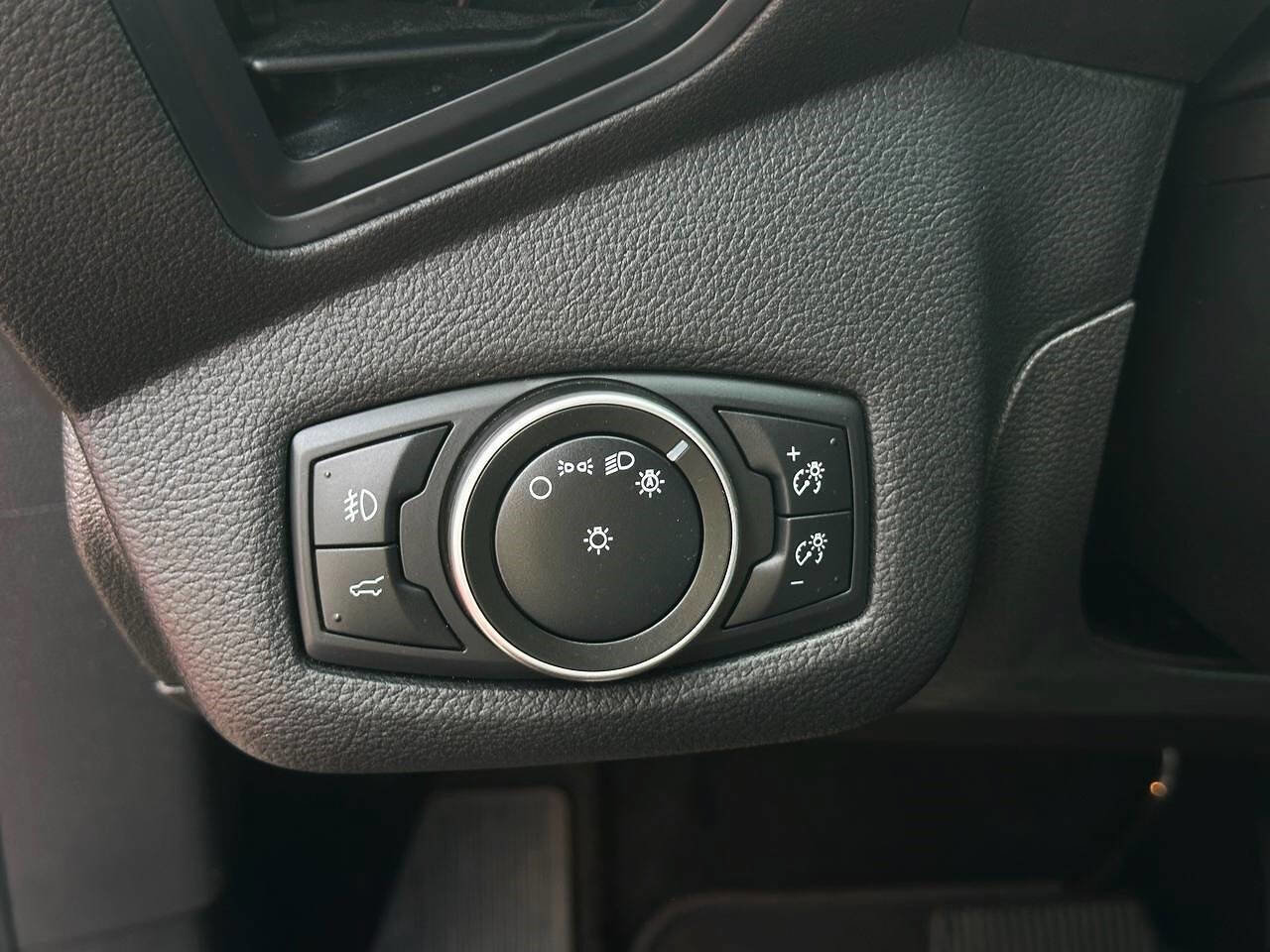 Used 2019 Ford Escape SEL image 29