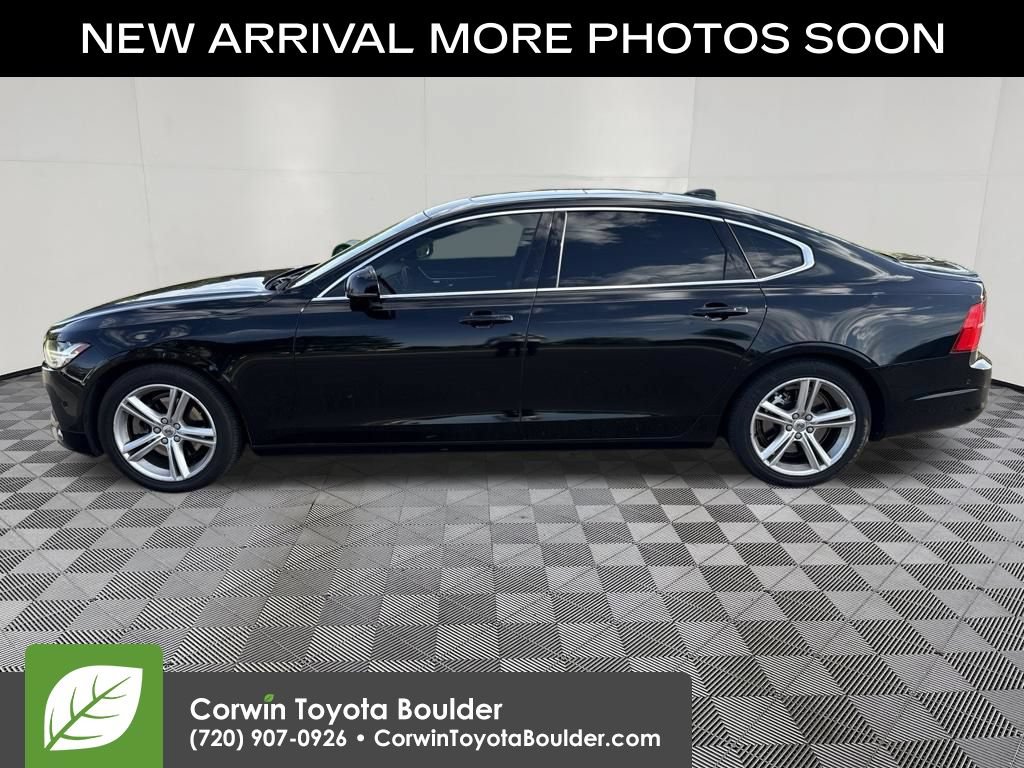 Used 2018 Volvo S90 T5 Momentum w/ Convenience Package FWD image 4